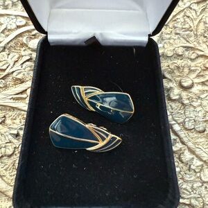 Vintage 1980’s TRIFARI clip ons